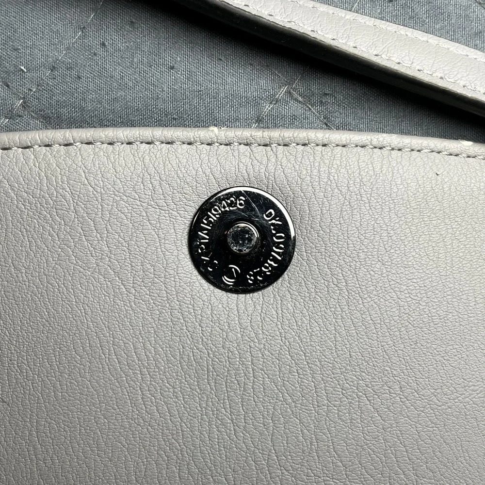 Simply Vera Vera Wang Grey‎ White Floral Faux Leather Crossbody Purse